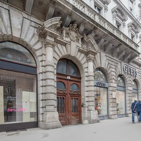 Luxurious 2min Walk To Basilica Apartment Budapest