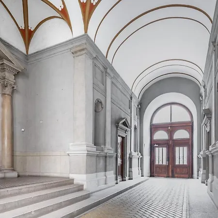 Luxurious 2min Walk To Basilica